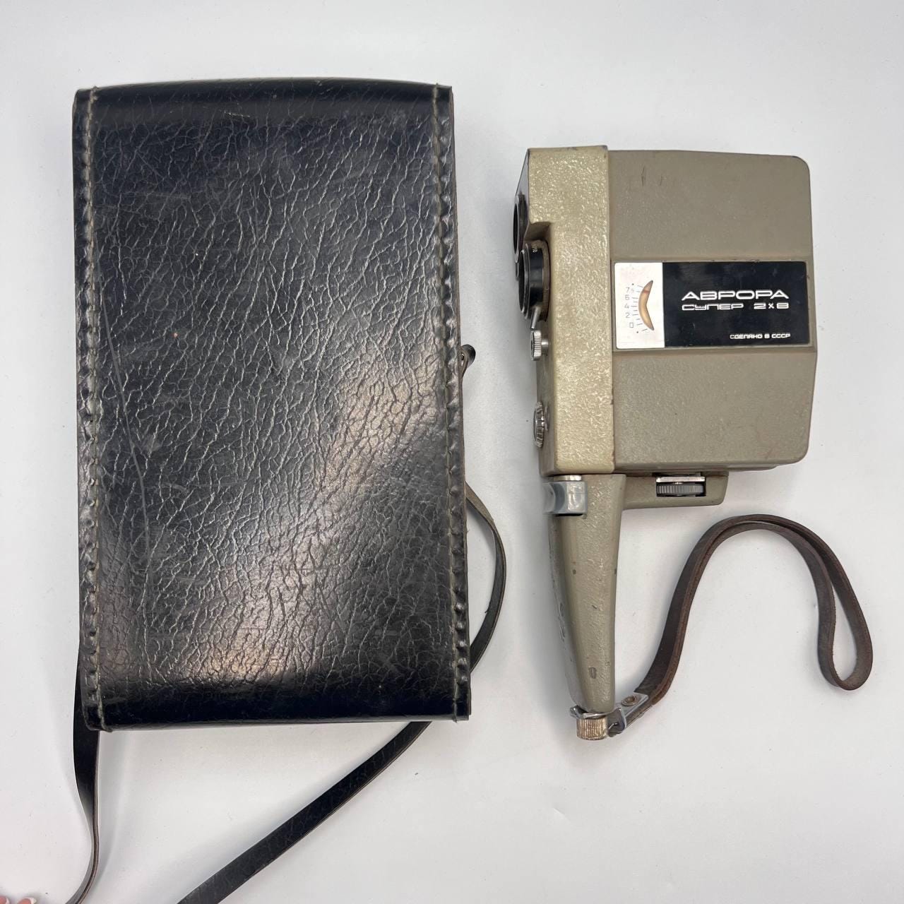 ANCIENNE CAMERA 8MM Ambassador URSS 1960'S AVEC ÉTUI EN CUIR EUR 80,00