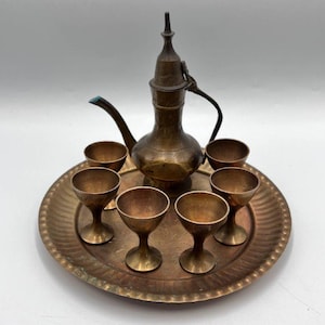 Vintage Brass Middle Eastern Mini Coffee Set – Tray with 6 Cups & Pot – Hand Engraved Arabic Decor – Boho Gift Collectible