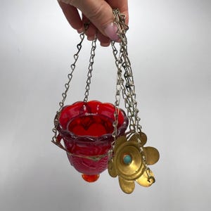 ヴィンテージの赤いガラス製正教会ランプダーダ：真鍮製の吊り下げ式イコンランプ、ソ連 1980年代