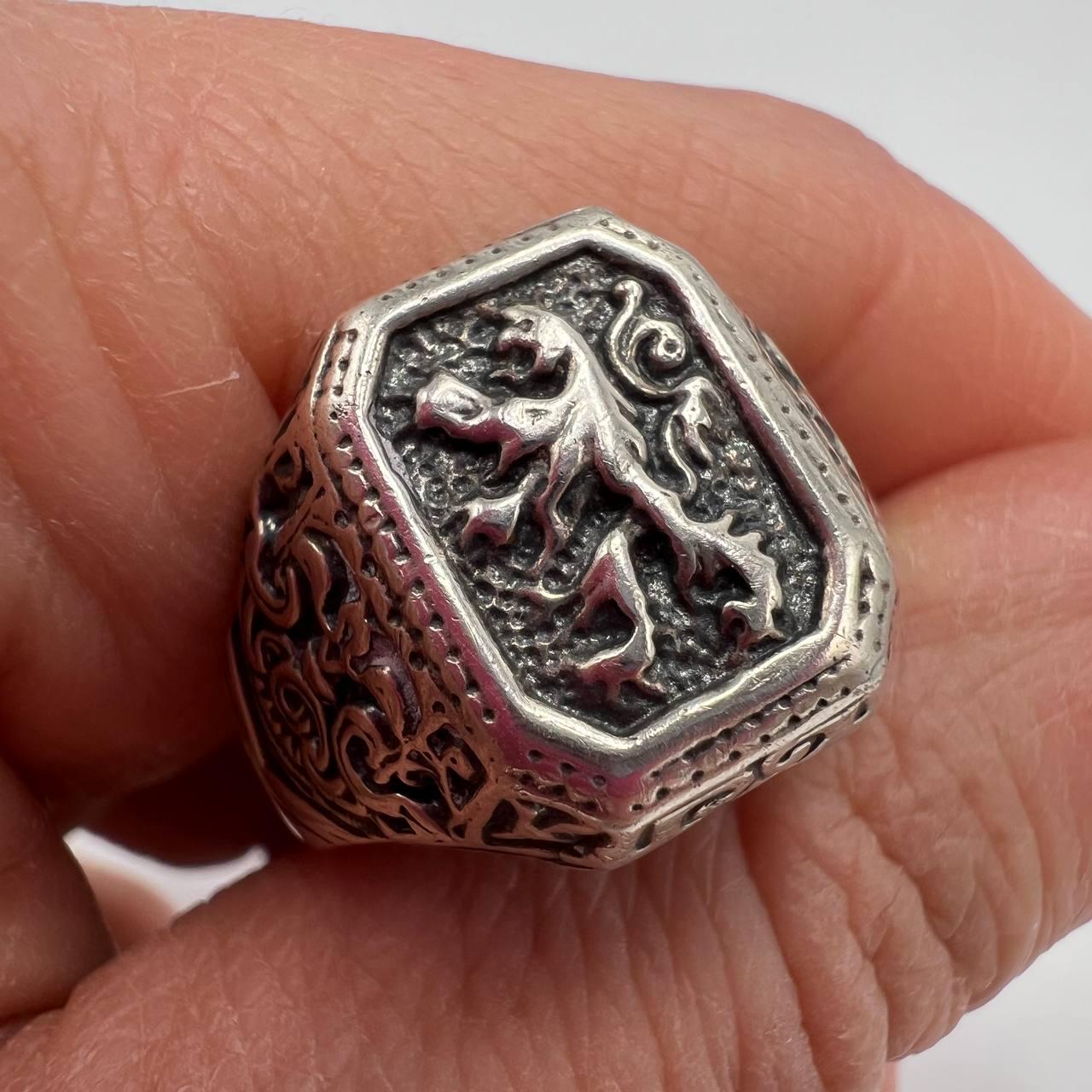 希少　ヴィンテージ　リング　アンティーク　シルバー　925 シグネット　紋章 ヴィンテージ スターリングシルバー ライオン シグネットリング：紋章