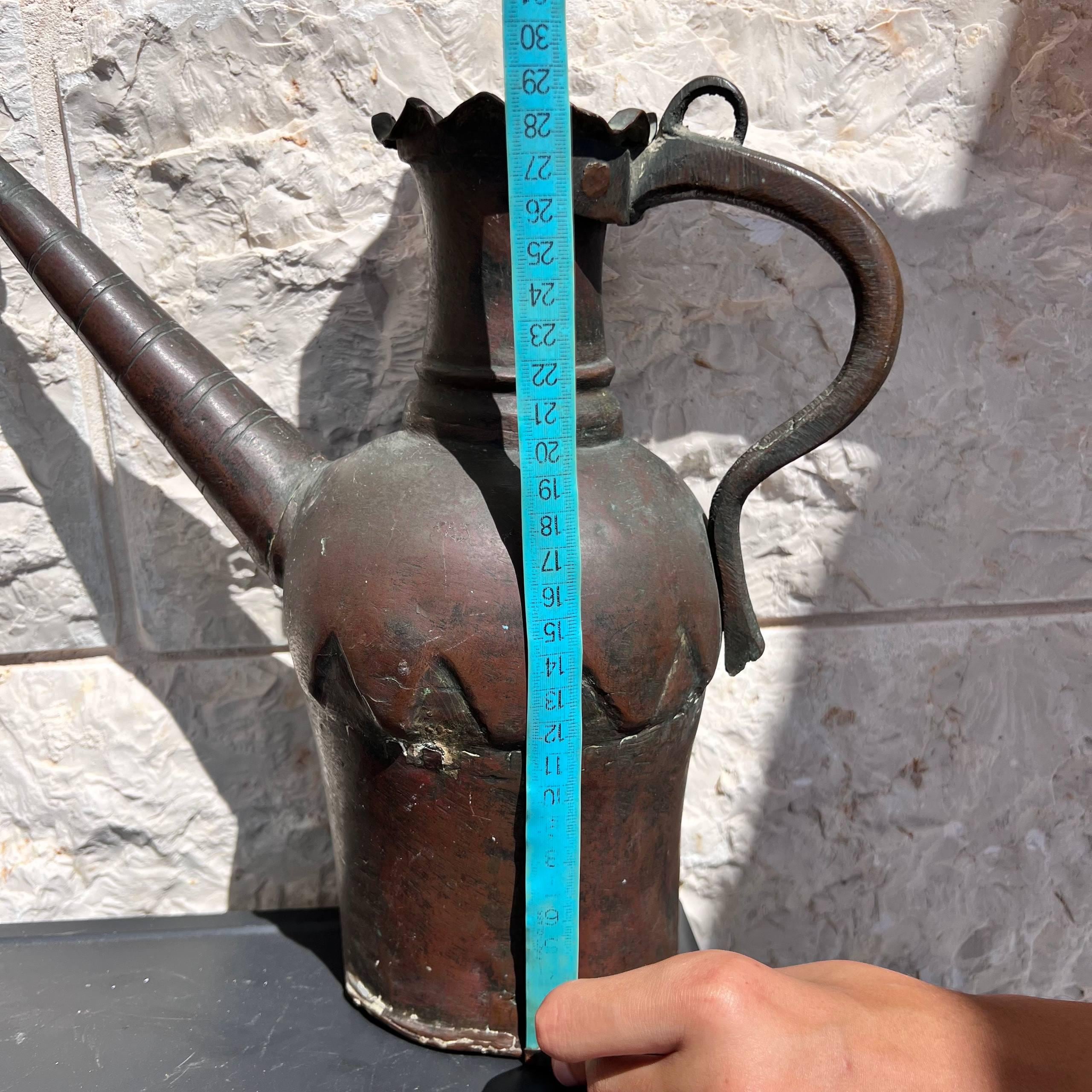 アンティークの赤銅製水差し：手鍛造の中東民芸品、30 cm - Etsy 日本