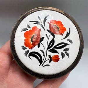 1970-1980 Period - Vintage Silverplate Ceramic Filigree Vanity Face Puff Powder Box Compact