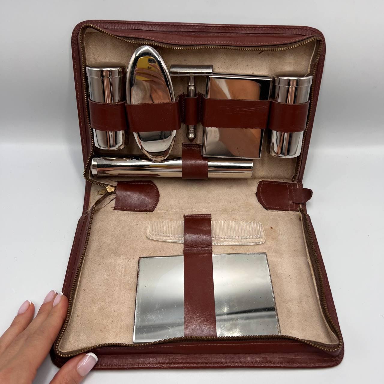 Grande Trousse De Toilette Garnie En Cuir, Années 1950/60, Belgique
