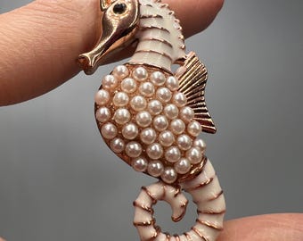Broche Hippocampe Pailletée Logo Waterford - Bijou Fantaisie Neuf Sans Emballage - Accessoire Déco