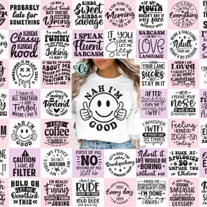 Peut inclure: Sweat-shirt blanc avec un smiley et le texte "NAH I'M GOOD". Divers graphiques carrés avec des phrases et des citations humoristiques entourent le sweat-shirt.