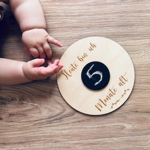 Beschreibbare Meilensteinkarte aus Holz | Nachhaltige Meilensteintafel für dein Baby Foto