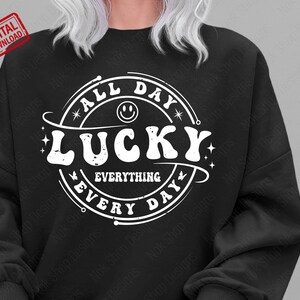 Lucky Alles svg png, Lucky svg, St. Patricks Day Sublimation png, Retro Aesthetic St. Pattys svg, Lucky Girl Club svg-Datei für Cricut