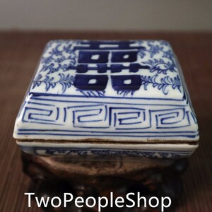 Chinese Antique Hand-Painted Exquisite Rare Blue and White Double Happiness Pattern Square Printed Box Decoration