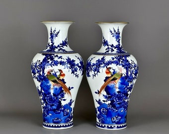 Exquisite and rare blue and white enamel vase ornaments with gold flower and bird patterns painted by Chinese antiques