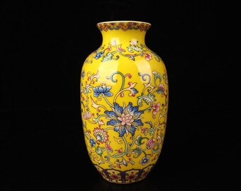 Chinese collection of hand-painted imperial yellow enamel wax gourd vase ornaments, can be used normally