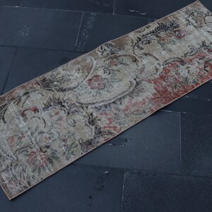 Turkish runner rug, Vintage rug, Hallway rug, Oushak rug, Home decor, Natural wool rug, Anatolian rug, Farmhouse decor, 1.5 x 4.8 ft TR4471