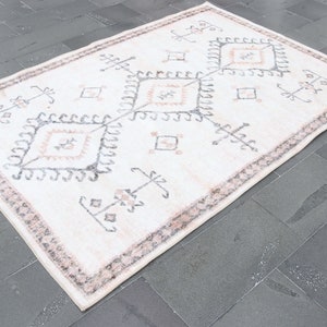 Digital print rug, Kilim design printed rug, Home decor, Non slip chenille rug, Area rug, Living room rug, Custom rug, 5.2 x 7.5 ft TRV1636