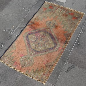 Boho rug, Natural wool rug, Vintage rug, Oushak rug, Anatolian rug, Small rug, Turkish rug, House decor, Handmade rug 1.5 x 2.9 ft TR5342