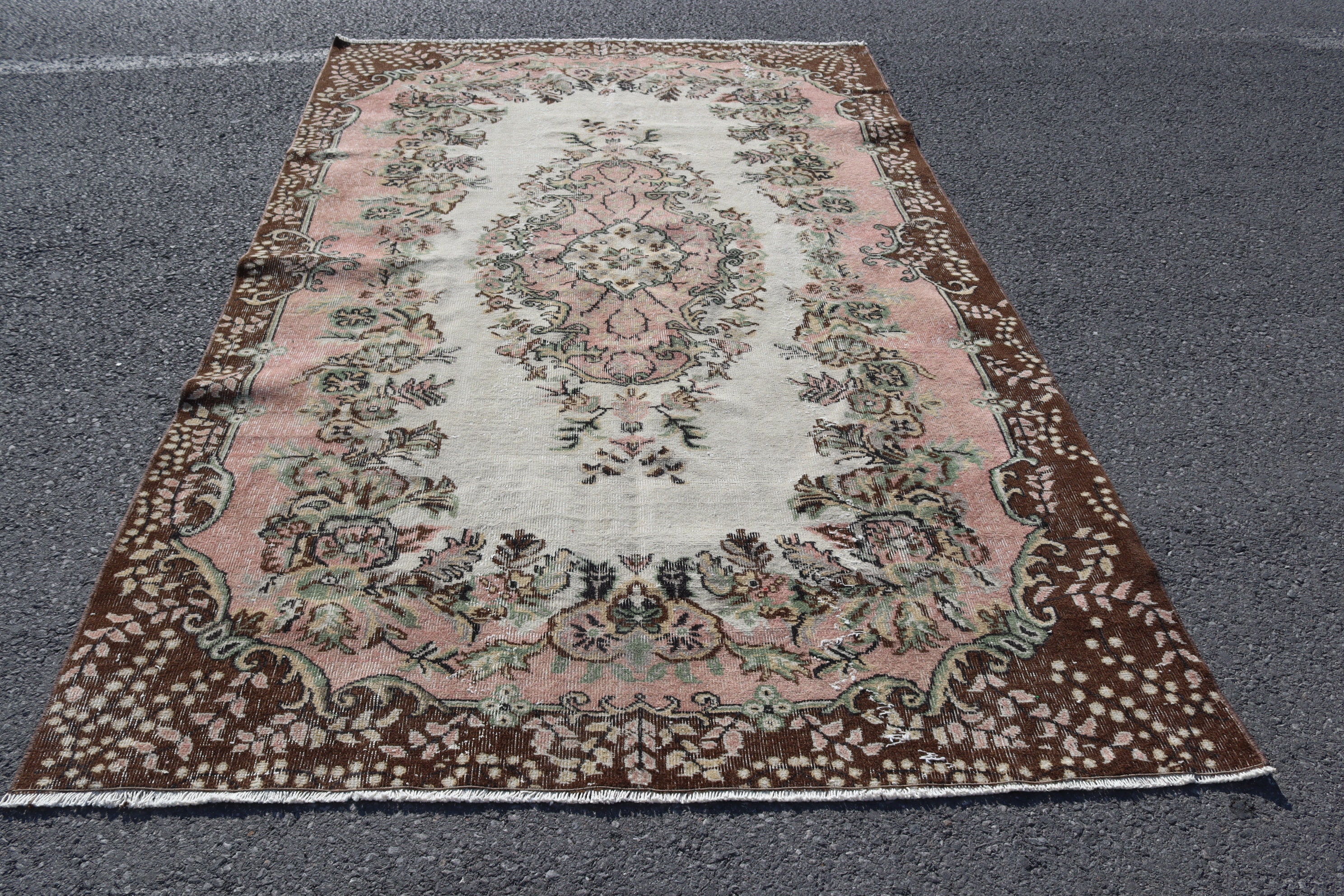 Large Turkish rug Bohemian Area rug Rustic decor Handmade rug 5.9 x 8.9 ft TR2717 Livingroom decor Home decor rug Vintage floral rug