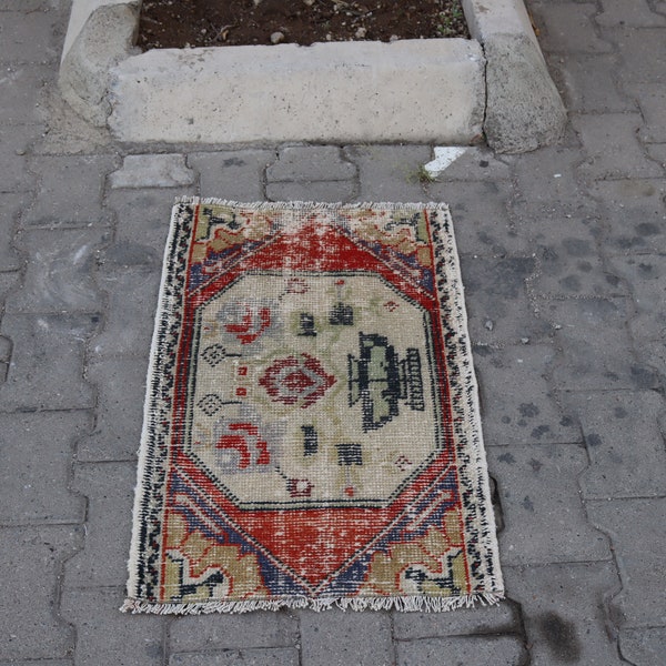 FREE SHIPPING 1.6 x 2.6 ft turkish rug,handmade rug,oushak rug,anatolian rug,vintage  rug,small rug, boho rug, oriental rug TR0153