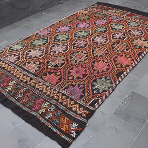 Red Area rug, Handmade Kilim rug, Bedroom rug, Boho Decor rug, Turkish rug, Kilim Rug, Decorative rug, Bohemian rug,  5.9 x 10.5 ft TR5305