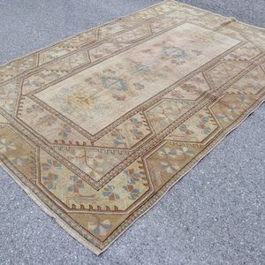 Turkish rug, Boho decor rug, Natural wool rug, Vintage rug, Oriental rug, Large area rug, Bohemian rug, Livingroom rug, 5 x 9.7 ft TRV1921