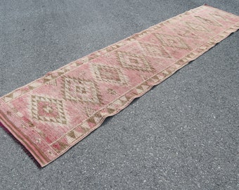 Turkish pink rug, Vintage herki rug, Handmade wool rug, Hallway rug, Boho decor rug, Runner rug, Entryway rug, Carpet, 2.7 x 12.1 ft TRV1842