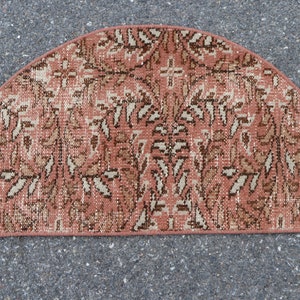 Turkish rug, Circle rug, Home decor rug, Oushak rug, Rustic rug, Faded rug, 2.7 x 1.4 ft Small Area rug, Doormat rug, Boho decor rug, TR3989