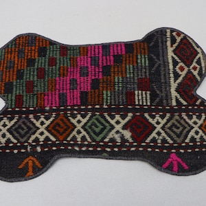 Dish mat, Pet placemat, Water bowl mat, Food bowl rug, Bone shaped mat, Pet food mat, Puppy gift, Dog mat, Custom pet mat, Oushak mat No 142
