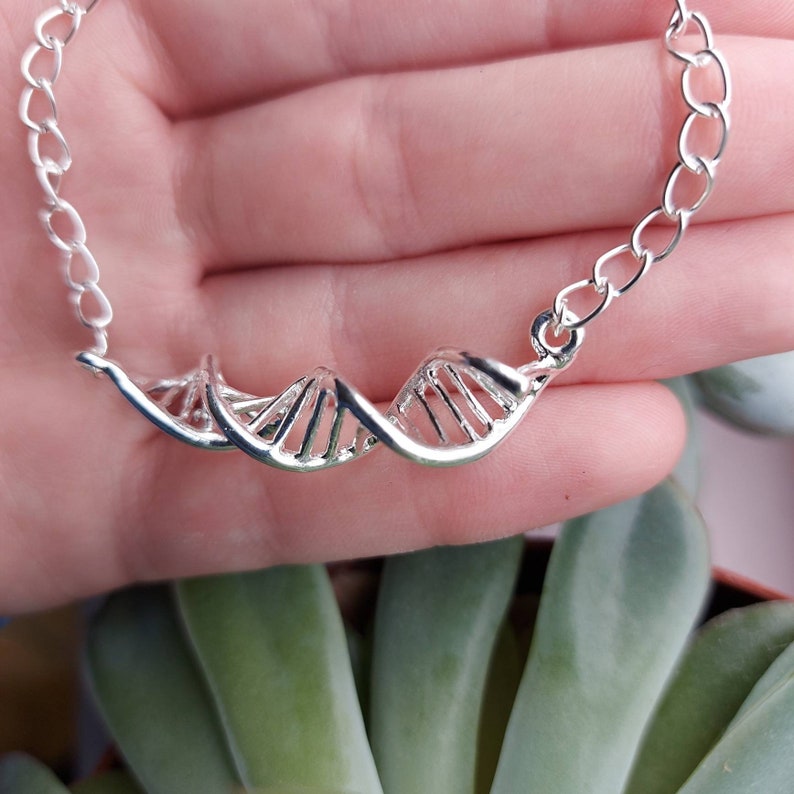 Eco Friendly Science Gifts Silver Plated Chain Chemistry Biology Jewellery Lead and Nickel Free DNA Bracelet