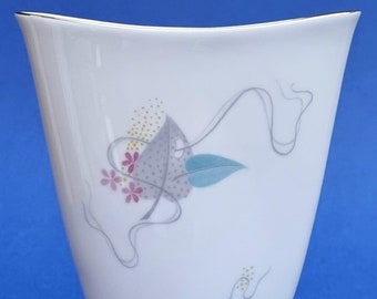 A Rare Vintage 1950s Jaeger & Co Bavaria Germany Porcelain Vase With Pastel Coloured Leaf Design.