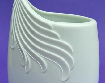 A Devine Vintage 1970s Kaiser, Germany Martin Frey Designed Milky White Bisque Porcelain Vase. Marked 713.