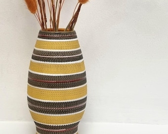 Rare Mid Century Modern Italian Aldo Londi Bitossi Ceramic Vase. Marked 710/30.