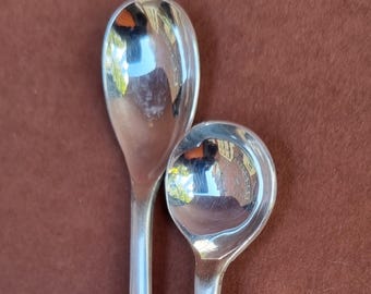 2 Vintage Cooper Bros Sheffield, Silver Plated (E.P.N.S) Salt/Condiment Spoons.