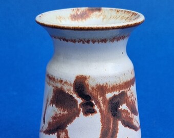 A Lovely & Rare Vintage 1990s Earthy Tones St Neots 9cm Miniature Vase.