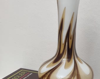 Italian Vintage 1970s Hand Blown Marbled/Swirled Pattern Vetreria Barbieri Opaline Florence Glass Vase.