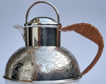 Vintage 1930s Art Deco Electroplated Nickel Silver Plated, 1.5 pints Teapot with Stunning Wicker Handle.