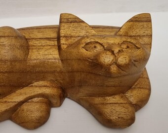 Vintage Hand Carved Wooden Cat Figurine.