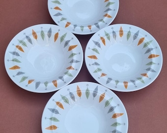 A Set of 4 Vintage 1970s Johnson Brothers Ironstone Snowhite Dessert Bowls Featuring a Pattern of Leaves in Shades of Green, Grey & Orange.