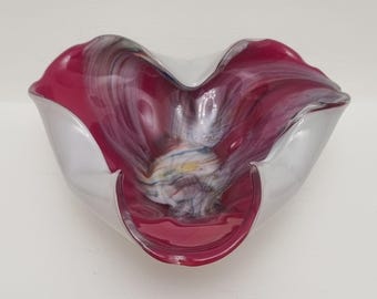 Mid Century Vimax Creations Japan Hand Blown Art Glass Trifold Bowl/Trinket Dish/Ashtray.