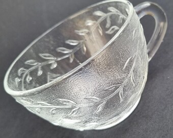 A Set of 4 Vintage 1970s Duralex France Wisteria Patterned Punch Cups.