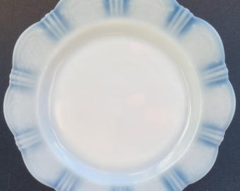 Vintage 1930s, Art Deco Macbeth-Evans White Opalescent Glass 25cm Monax American Sweetheart Dinner Plate. Decorative & Collectible.