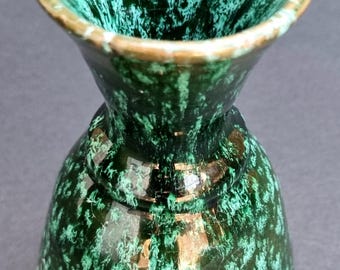 Vintage 1970s Small 14.5cm Studio Pottery Green Mottled Glazed Ceramic Vase. Decorative.