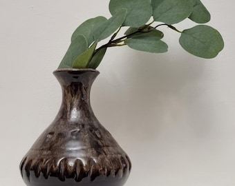 Mid-Century Studio Pottery Vase - Ribbed Bulbous Form with Mocha Drip Glaze, 1970s Brutalist Stoneware.