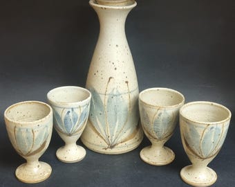 Rare Vintage Le Dieu Pottery Carafe & Goblet Set – Speckled Glazed Ceramic, 1970s.