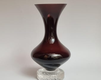 Mid Century 1960s Eneryda Glasbruk Sweden Hand Blown Garnet/Aubergine Art Glass Vase.