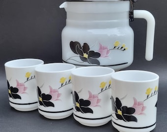 Vintage 1980s Anais Arcopal France 1 Litre Cafetiere/Coffee Pot and 4 Mugs With Flower Pattern. Set of 5.