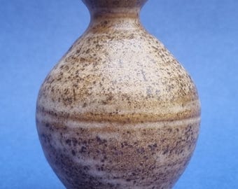 Mid Century Isle of Wight Small Studio Pottery Ceramic Vase.