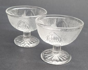 A Pair of Vintage 1960s Luminarc Pressed Glass Dessert Bowls/Coupe Stemmed Glasses.