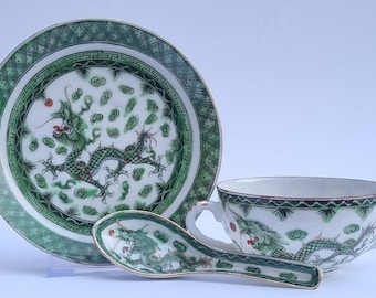 Vintage Chinese Guangcai/Enamelled Porcelain & Gilt Accents Tea Set and Spoon Featuring A Green Dragon.
