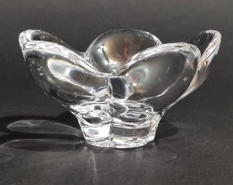 Vintage 90s Orrefors Crystal Lotus Flower Petal Dish/Bowl - Elegant Swedish Art Glass Centrepiece.