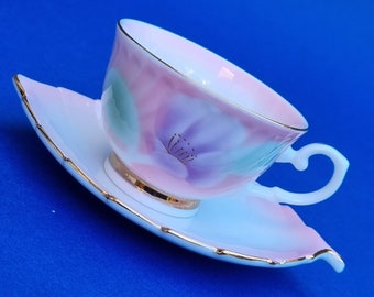 Lovely Vintage 1950s Japanese Porcelain Dainty Little Teacups and Leaf Shaped Saucers, both with Gold Rims. 5 Available & Sold Individually.