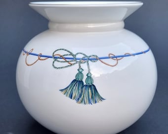 Vintage Villeroy & Boch Porcelain Rope String Tassel Verdi Vase.