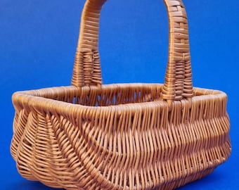 Mid Century 1970s French-Style Wicker Basket, Garden Trug. Perfect for carrying Flowers, Vegetables and Fruits.