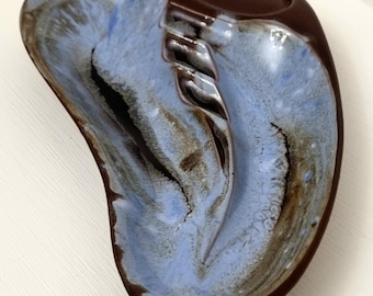 Vintage 1960s Mid Century Modern Boomerang Shaped Blue and Brown Ceramic Ashtray. Decorative.
